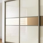 How to properly and quickly install doors on a wardrobe?